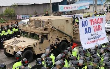 U.S. moves THAAD anti-missile to South Korean site, sparking protests